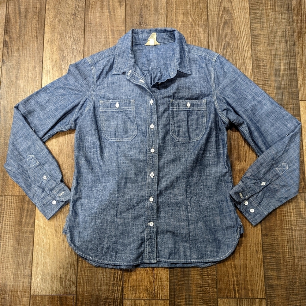 Duluth Trading Co Women's COOLMAX Chambray Shirt